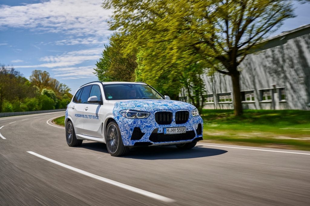 BMW testa carro com propulsão por célula de combustível de hidrogênio