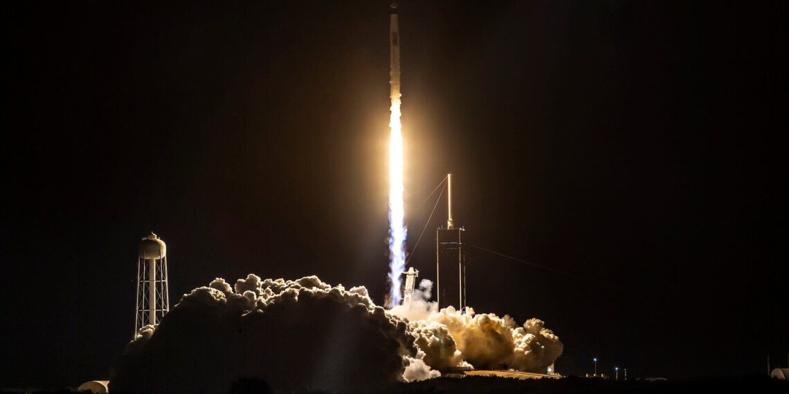 SpaceX vai lançar mais de 100 novos satélites como parte de missão compartilhada