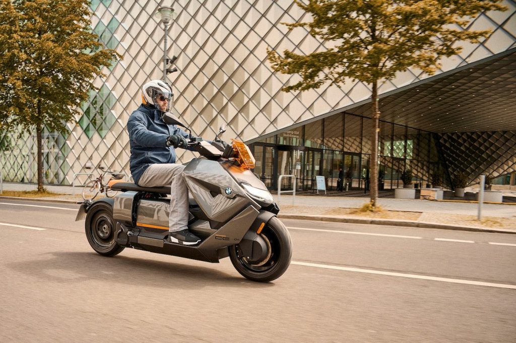 BMW apresenta moto elétrica que chega a 120 km/h