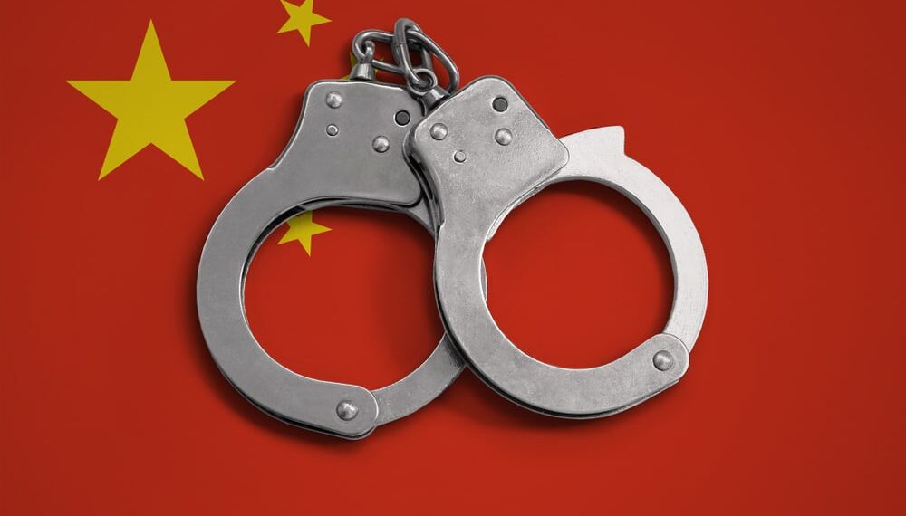 China condena jornalista à prisão por expor crise da Covid-19