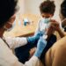 Covid-19 causa mais complicações que a gripe em crianças, mas com baixa mortalidade