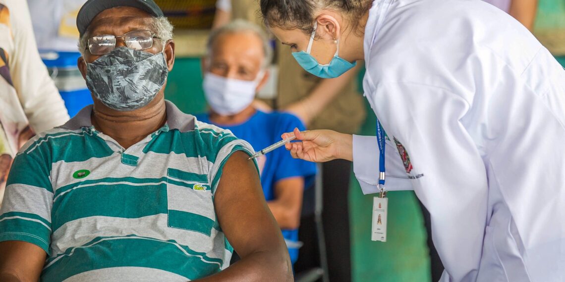 Covid-19: em São Paulo, todas as vacinas serão usadas para a primeira dose