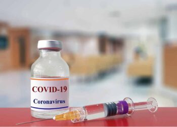 Covid-19: farmacêuticas estrangeiras prometem rigor em teste de vacina