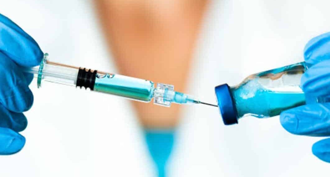 Covid-19: Moderna faz acordo para ampliar produção de possível vacina