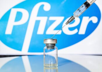 Covid-19: Pfizer começará a imunizar voluntários que tomaram placebo em estudos no Brasil