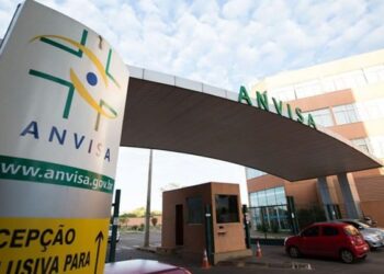 Eventos adversos das vacinas estão dentro do esperado, afirma Anvisa