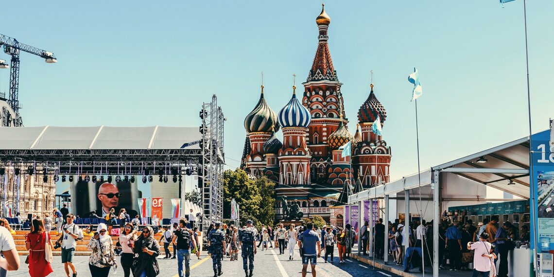 Moscou deve começar vacinação contra Covid-19 no sábado, diz prefeito