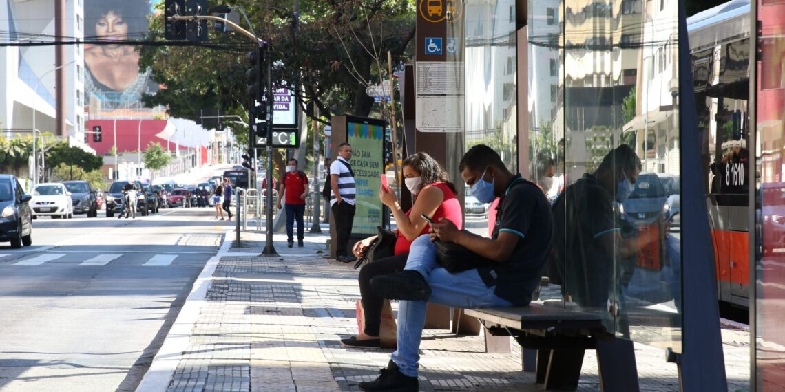 São Paulo deve anunciar fim do uso obrigatório de máscaras em locais abertos