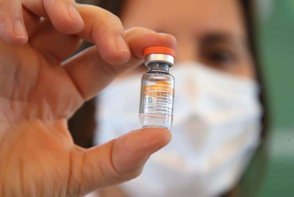São Paulo inicia vacinação contra Covid-19 neste domingo